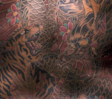 京都　刺青　彫とら