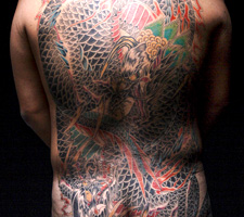 京都　刺青　彫とら