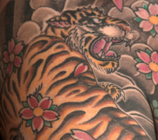 京都　刺青　彫とら