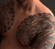 京都　刺青　彫とら