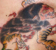 京都　刺青　彫とら